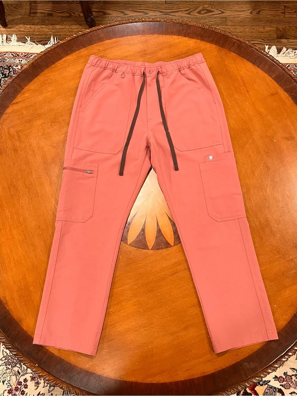 Figs Men’s Cairo Cargo Scrub Pants Mauve Medium Short Straight Leg Drawstring